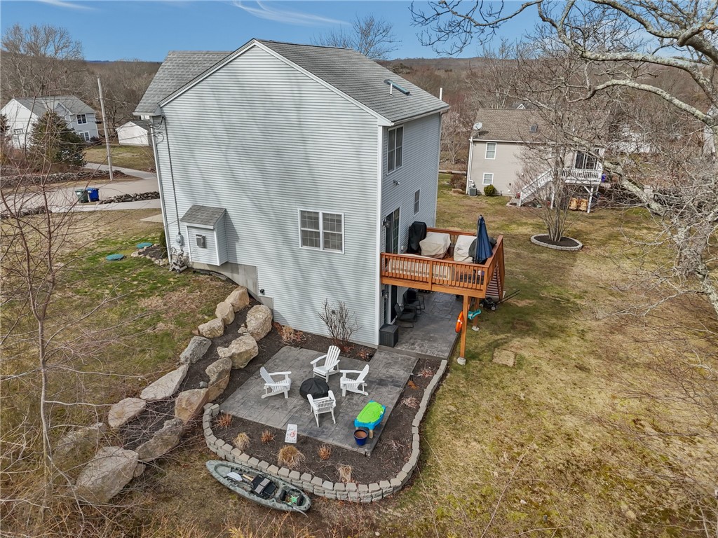 19 Fieldstone Way Westerly, RI 02891 - Photo 4 of 40