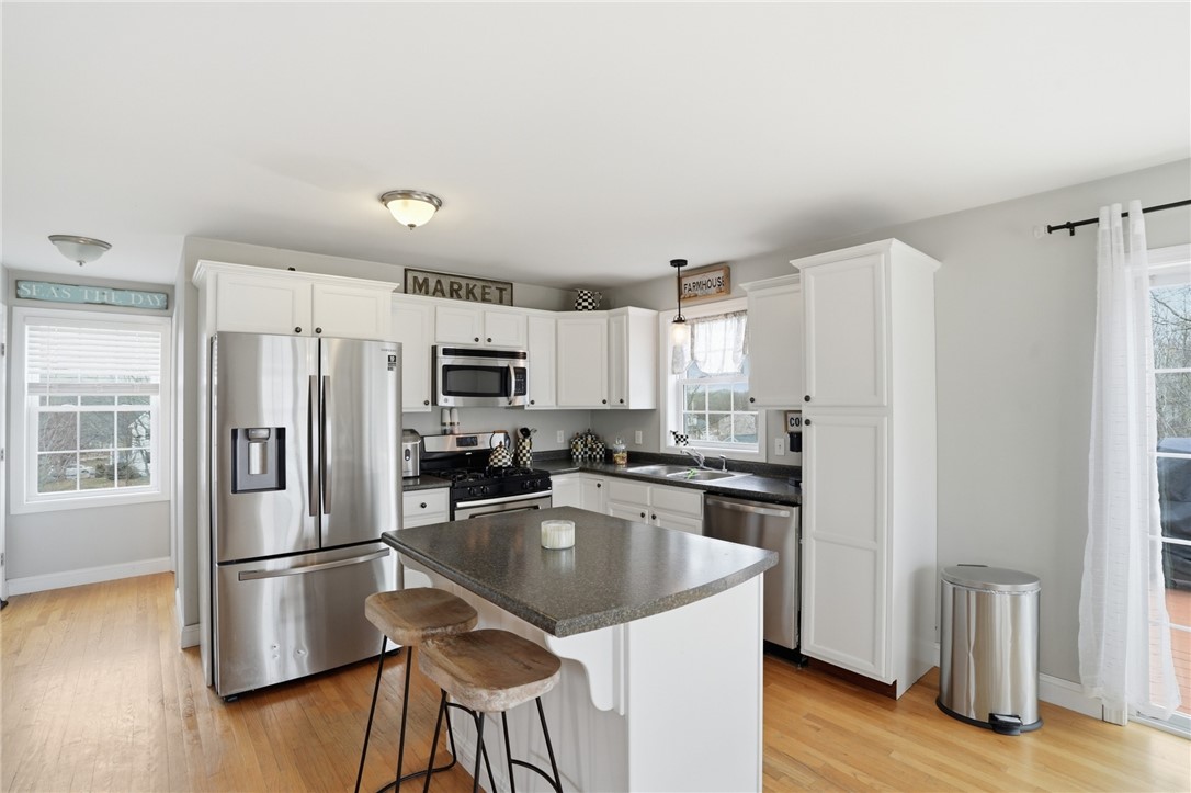 19 Fieldstone Way Westerly, RI 02891 - Photo 8 of 40