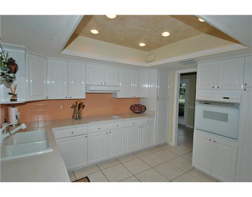 112 Northwest S Shore Road Stuart, FL 34994 - Photo 6 of 16 Gallery Image 6