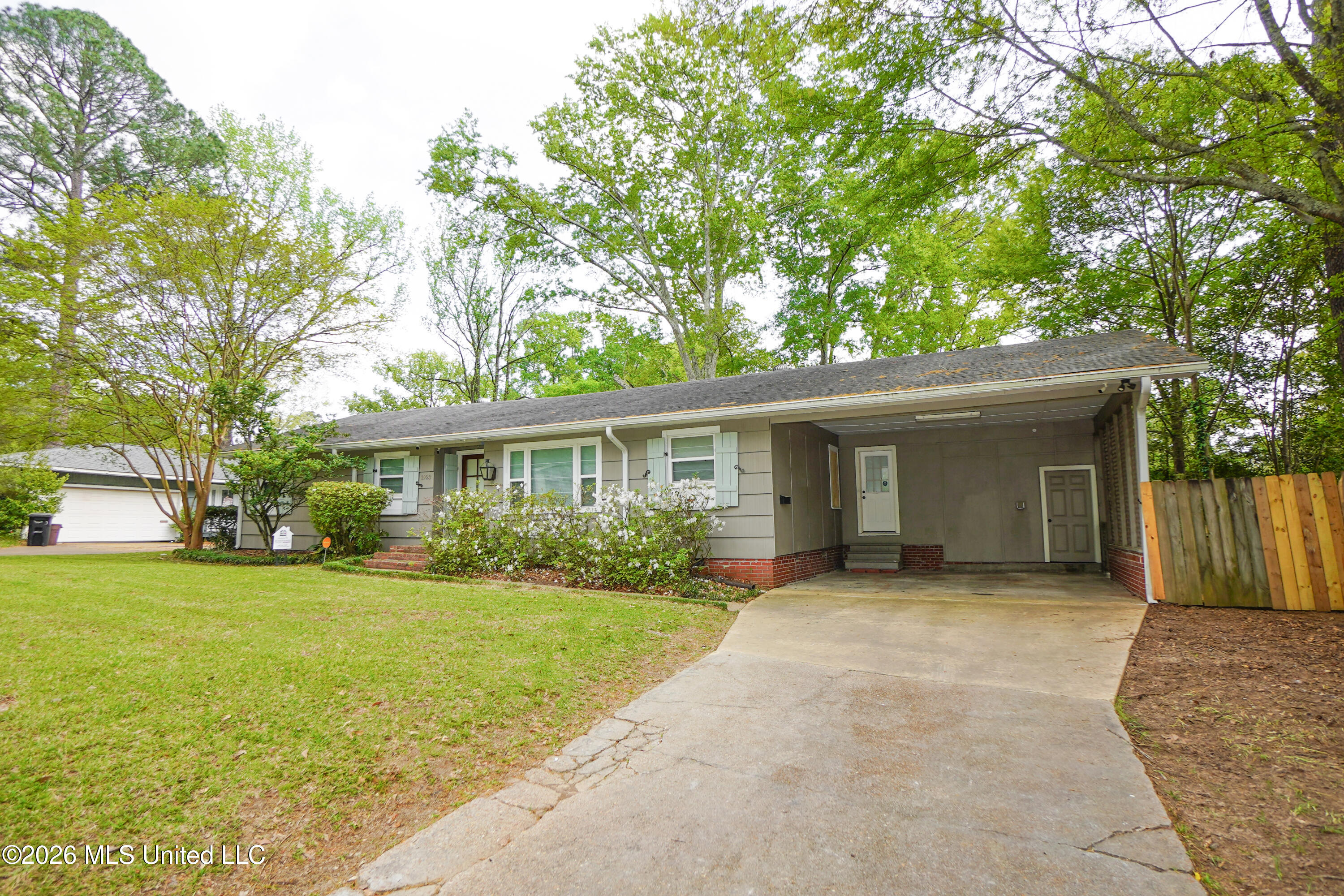 1923 Cherokee Drive Jackson, MS 39211 - Photo 1 of 17 DSC02647