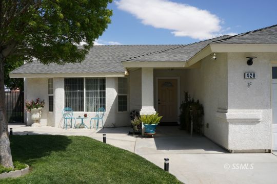 420 Christopher Court Ridgecrest, CA 93555 - Photo 3 of 32 a building outdoor space with seating space