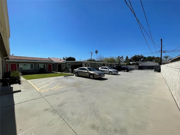 $1,500 | 1015 North Azusa Avenue, Unit 6, Azusa, CA 91702