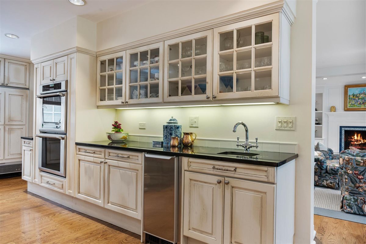 145 Woodley Road Winnetka, IL 60093 - Photo 15 of 75