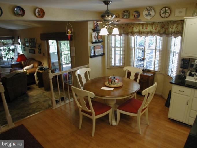 10817 Game Preserve Road Gaithersburg, MD 20879 - Photo 8 of 28 Kitchen/Dining Room