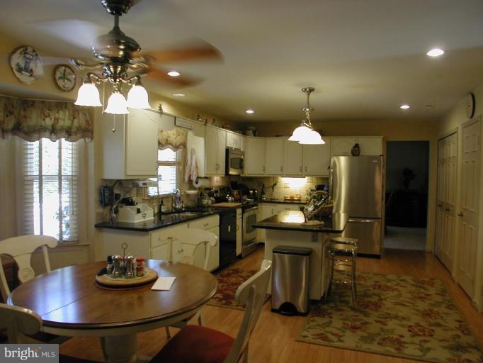10817 Game Preserve Road Gaithersburg, MD 20879 - Photo 9 of 28 Kitchen #3