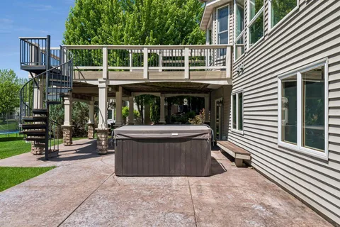 $1,100,000 | 6137 Niagara Lane North, Plymouth, MN 55446