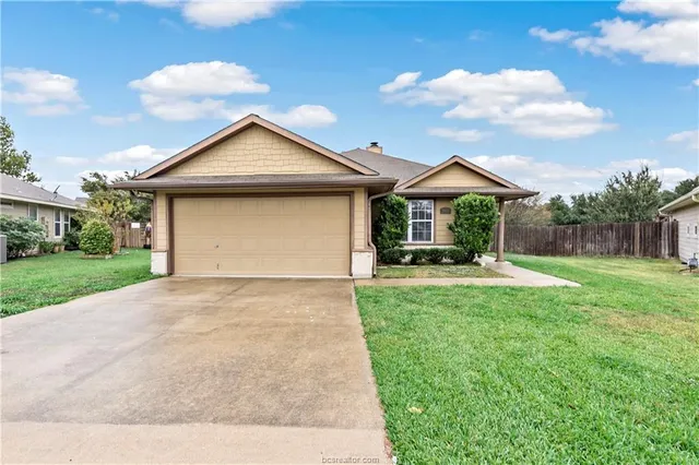 $2,300 | 3903 Crown Ridge Court, College Station, TX 77845