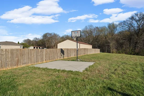 $650,000 | 4761 Guthrie Highway, Clarksville, TN 37040