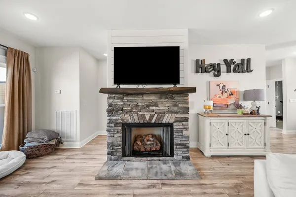 $650,000 | 4761 Guthrie Highway, Clarksville, TN 37040