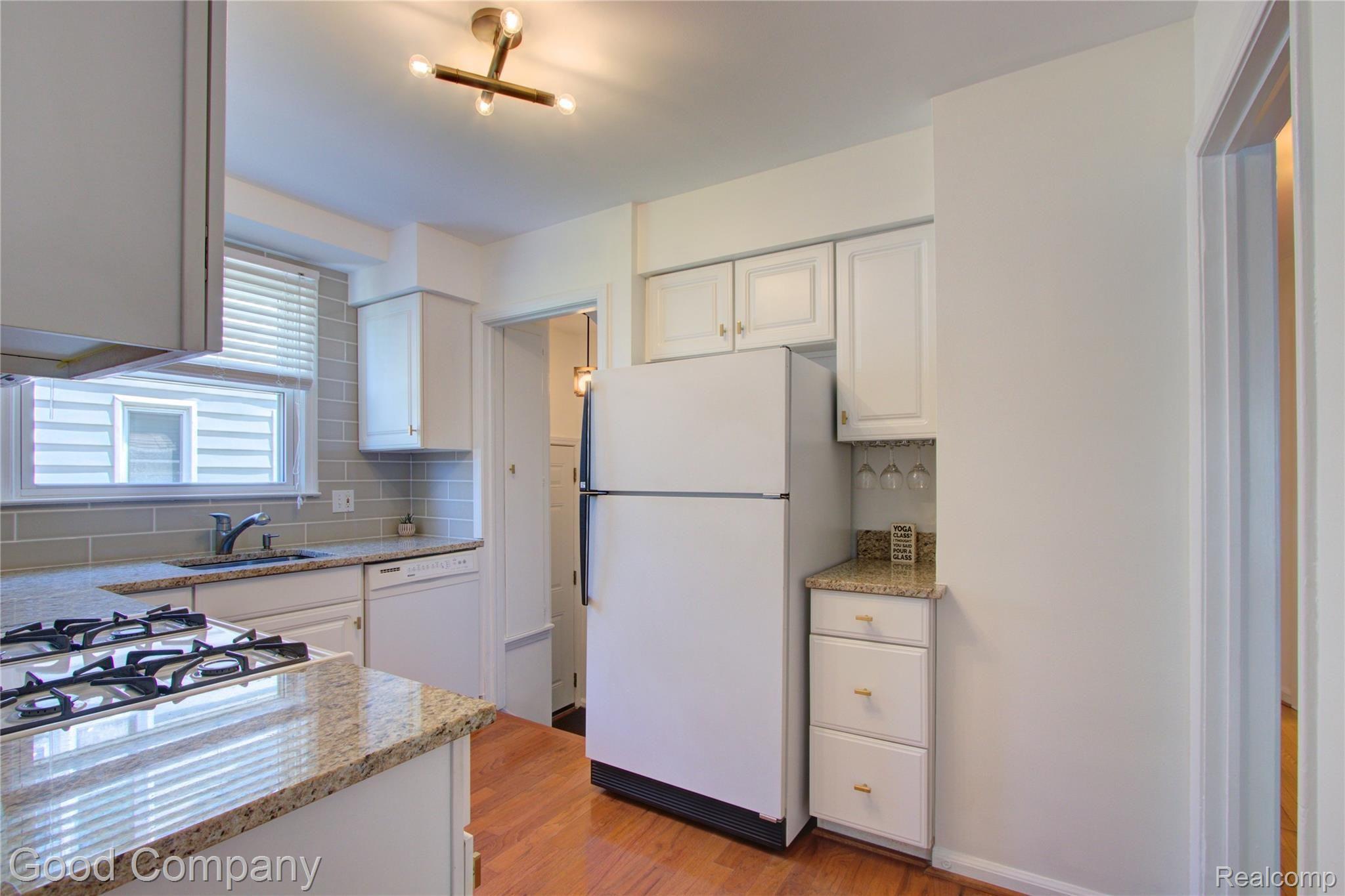 851 Cambridge Road Berkley, MI 48072 - Photo 10 of 39 851 Cambridge Rd. 10