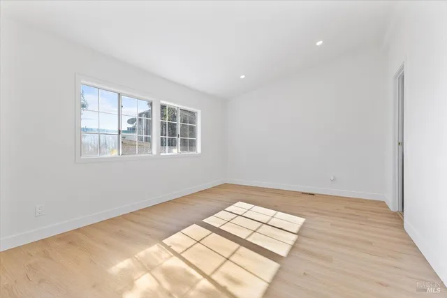 $325,000 | 8145 Willow Street, Windsor, CA 95492