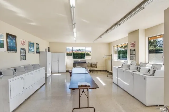 $325,000 | 8145 Willow Street, Windsor, CA 95492