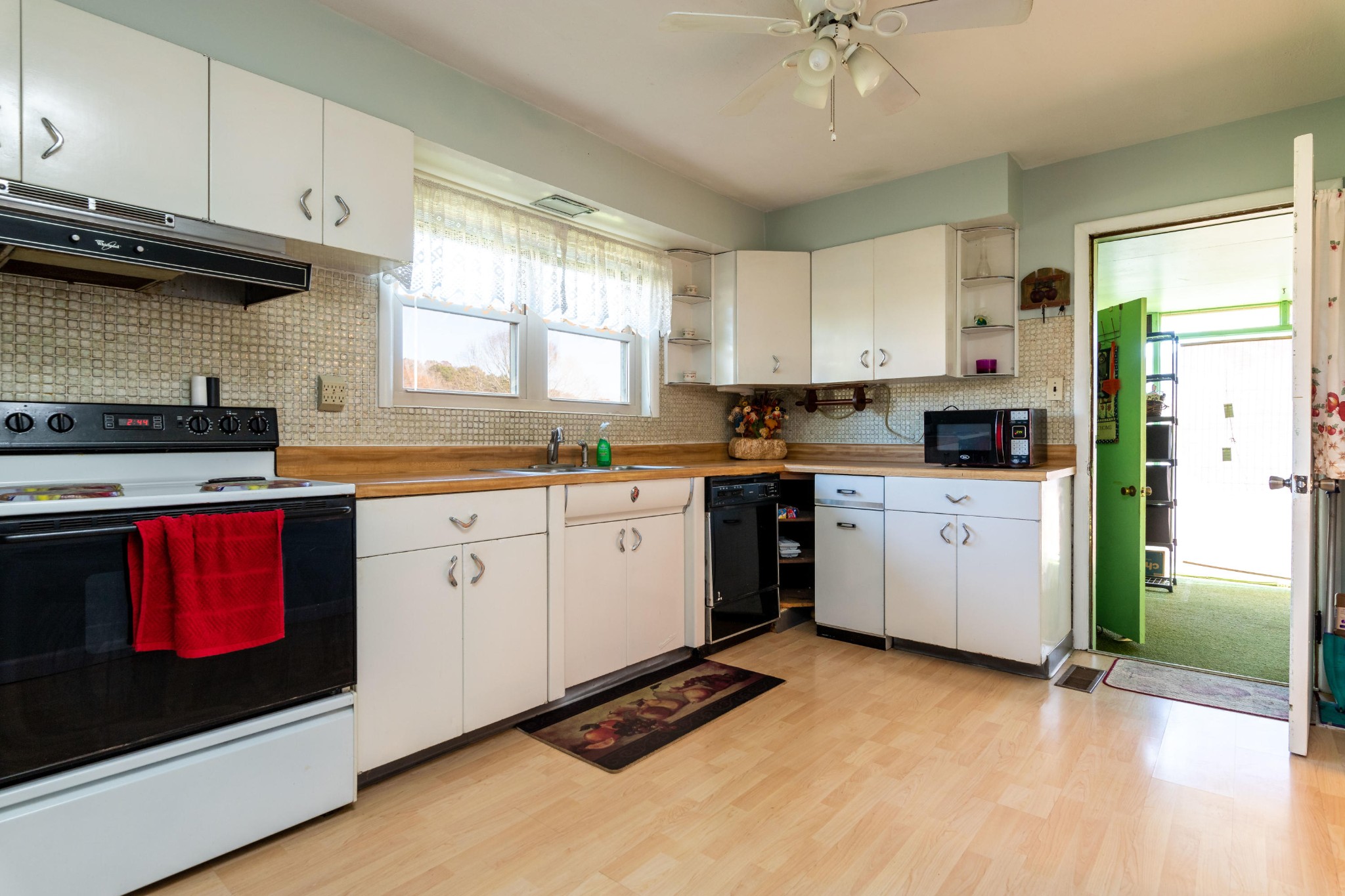 7912 Powell Heights Road Powell, TN 37849 - Photo 6 of 27 Gallery Image 6