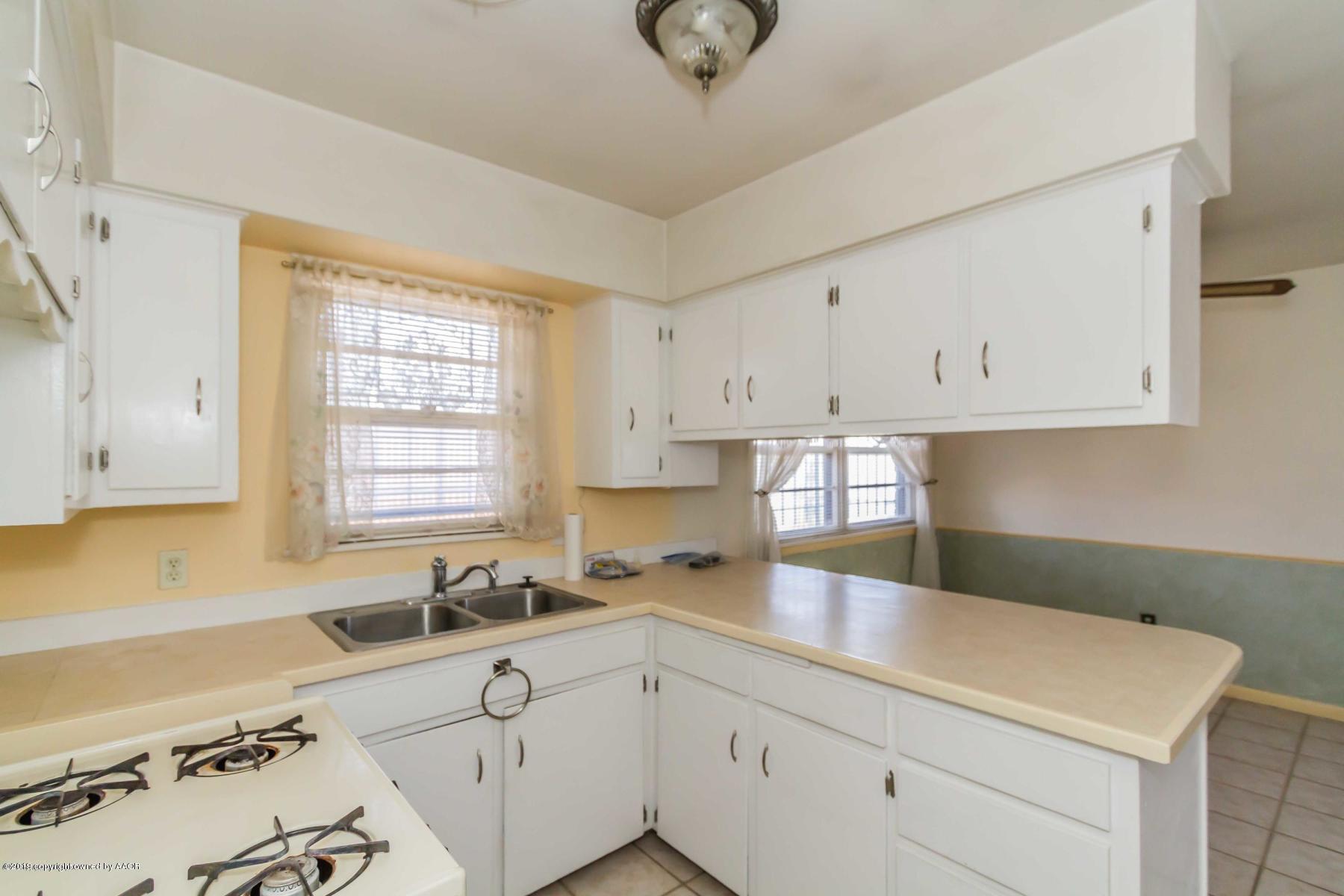 4614 South Bryan Street Amarillo, TX 79110 - Photo 12 of 35 KITCHEN VIEW 2
