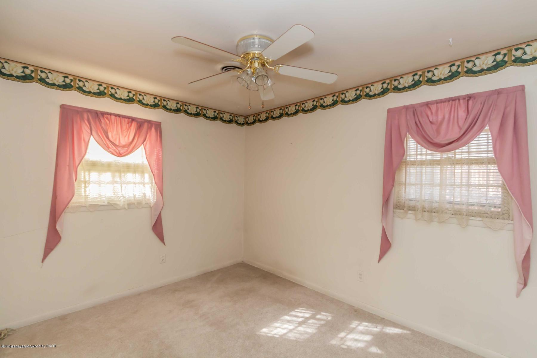 4614 South Bryan Street Amarillo, TX 79110 - Photo 20 of 35 BEDROOM 2 VIEW 1