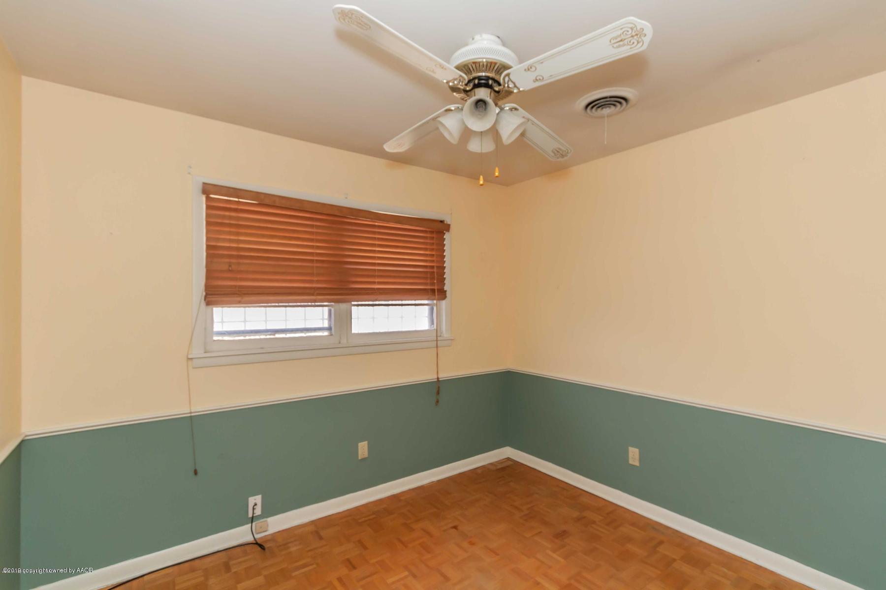 4614 South Bryan Street Amarillo, TX 79110 - Photo 27 of 35 BEDROOM 3 VIEW 1