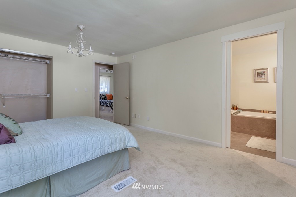 409 219th Place Southwest Bothell, WA 98021 - Photo 13 of 19