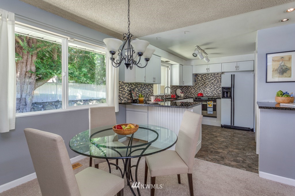409 219th Place Southwest Bothell, WA 98021 - Photo 5 of 19
