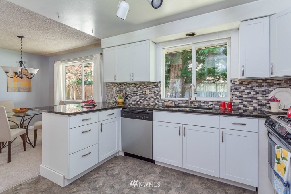 409 219th Place Southwest Bothell, WA 98021 - Photo 8 of 19