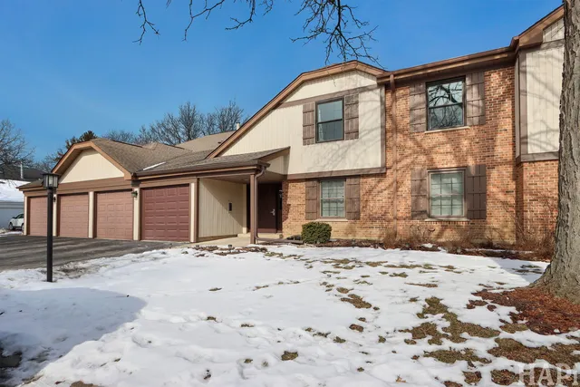 $325,000 | 1232 Plum Tree Court, Unit A2, Schaumburg, IL 60193