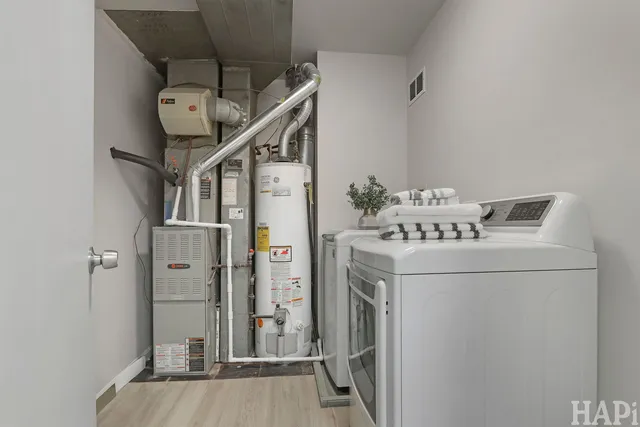 $325,000 | 1232 Plum Tree Court, Unit A2, Schaumburg, IL 60193