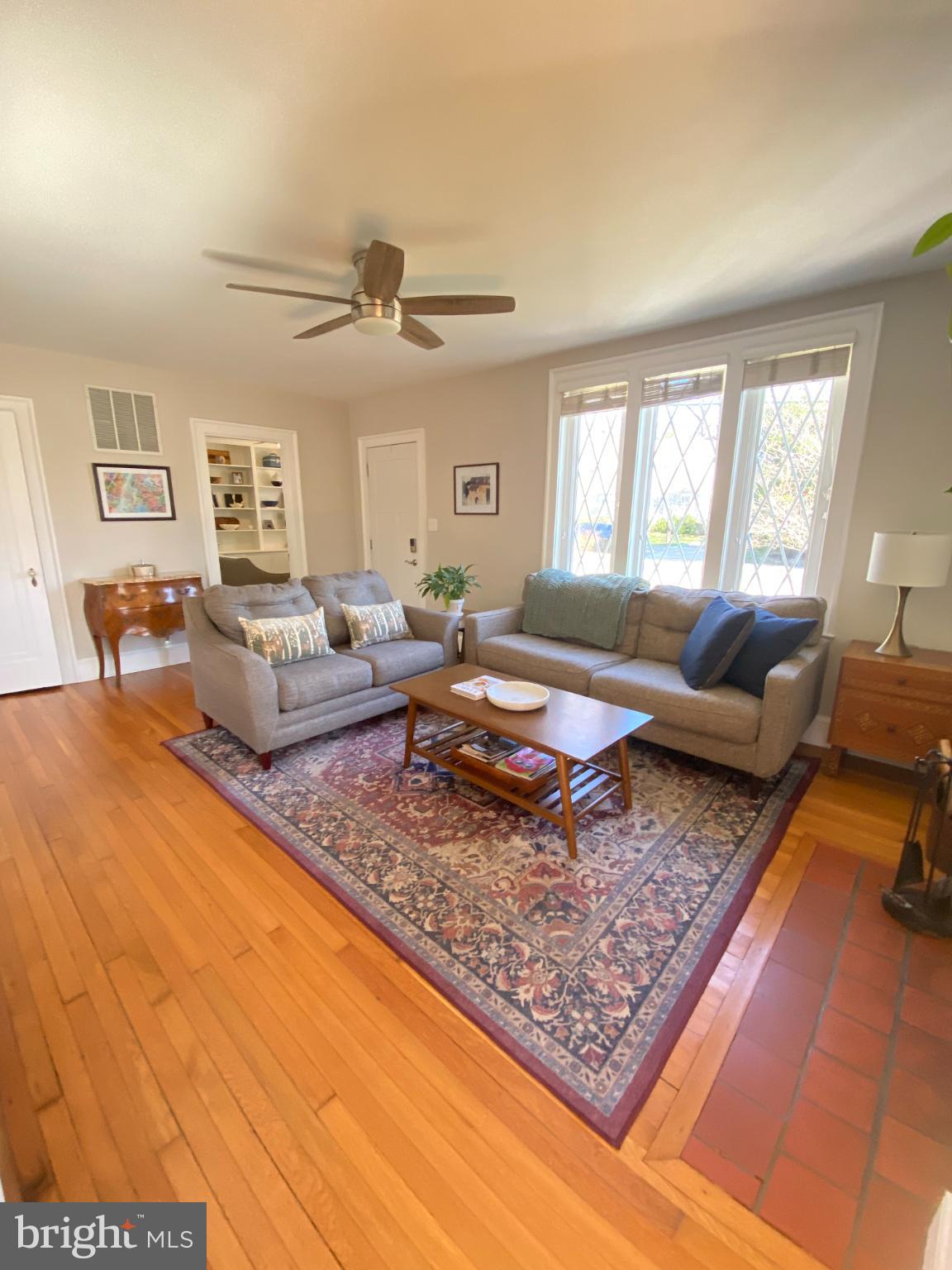 1406 North Glebe Road Arlington, VA 22207 - Photo 3 of 20 Bright and inviting living space with charm.