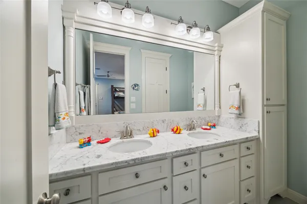 $1,195,000 | 3848 South Main Street, Anahuac, TX 77514