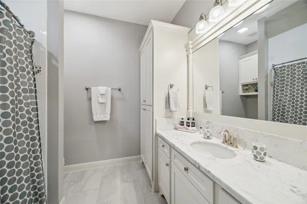$1,195,000 | 3848 South Main Street, Anahuac, TX 77514