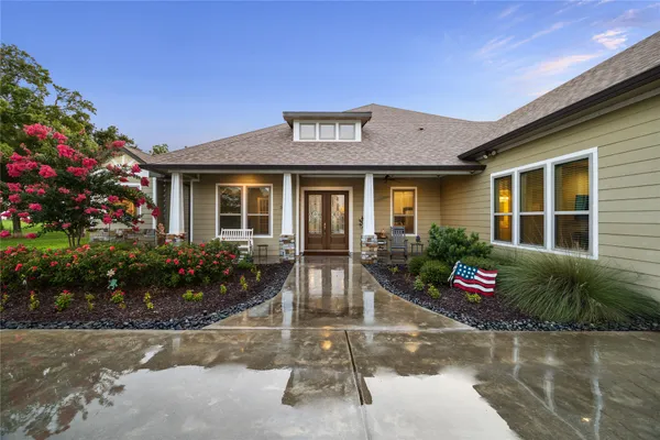 $1,195,000 | 3848 South Main Street, Anahuac, TX 77514
