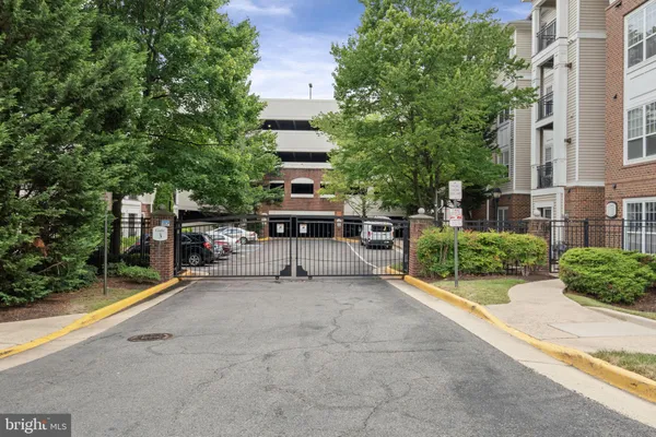 $305,000 | 12905 Centre Park Circle, Unit 107, Herndon, VA 20171