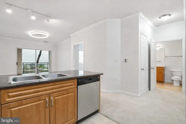 $305,000 | 12905 Centre Park Circle, Unit 107, Herndon, VA 20171