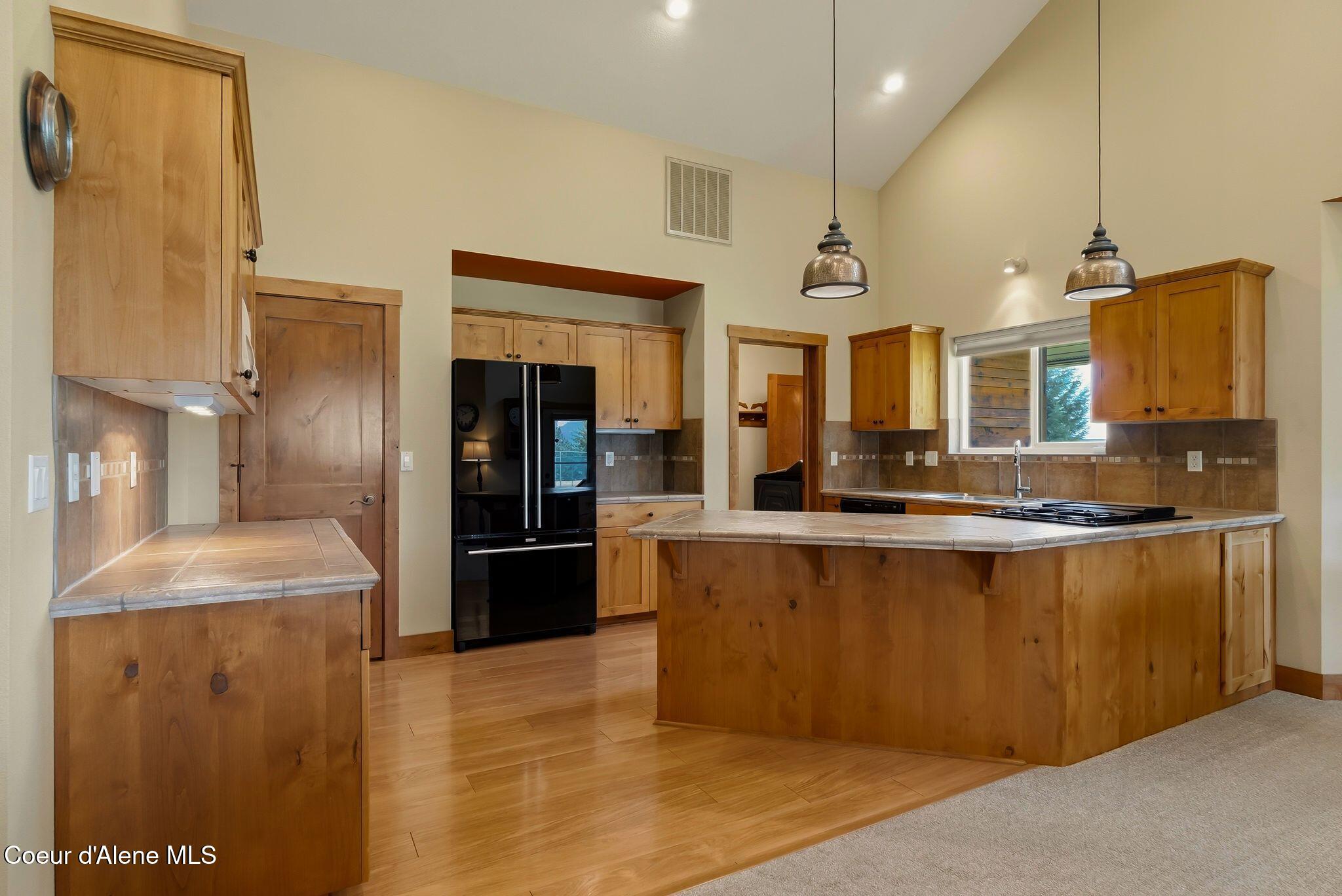 521 Stoneridge Road Blanchard, ID 83804 - Photo 6 of 56 7 Kitchen
