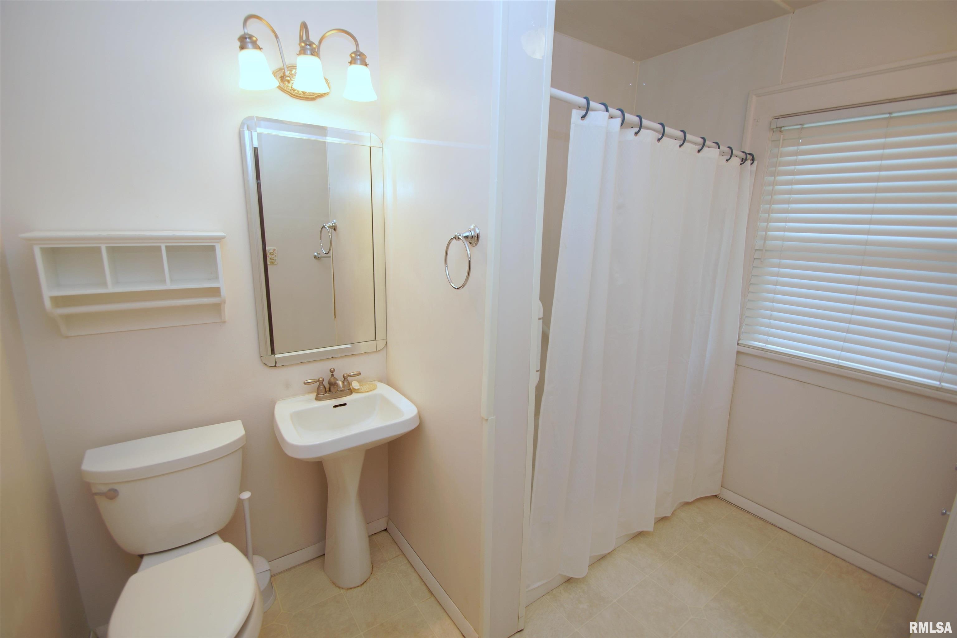 2509 Ripley Street Davenport, IA 52803 - Photo 15 of 20 Gallery Image 15