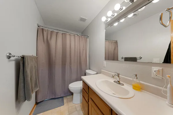 $189,000 | 104 Morningside Drive Northeast, Hutchinson, MN 55350