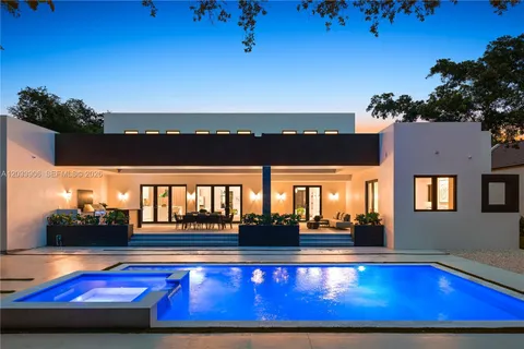 $4,995,000 | 6200 Southwest 83rd Avenue, Miami, FL 33143