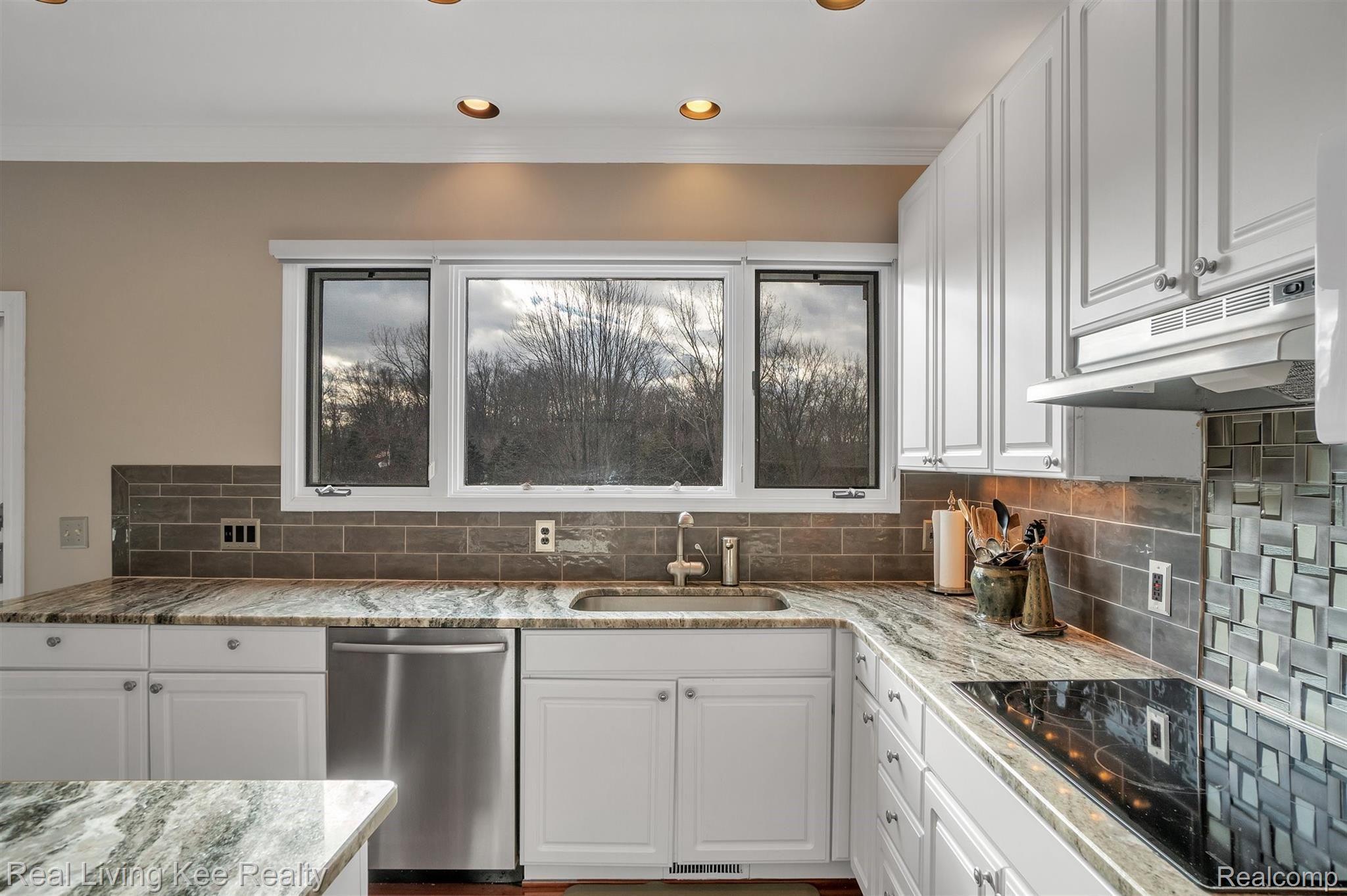 4061 Jacquelynn Court Rochester, MI 48306 - Photo 16 of 49 16-4061 Jacquelynn Ct-16.jpg