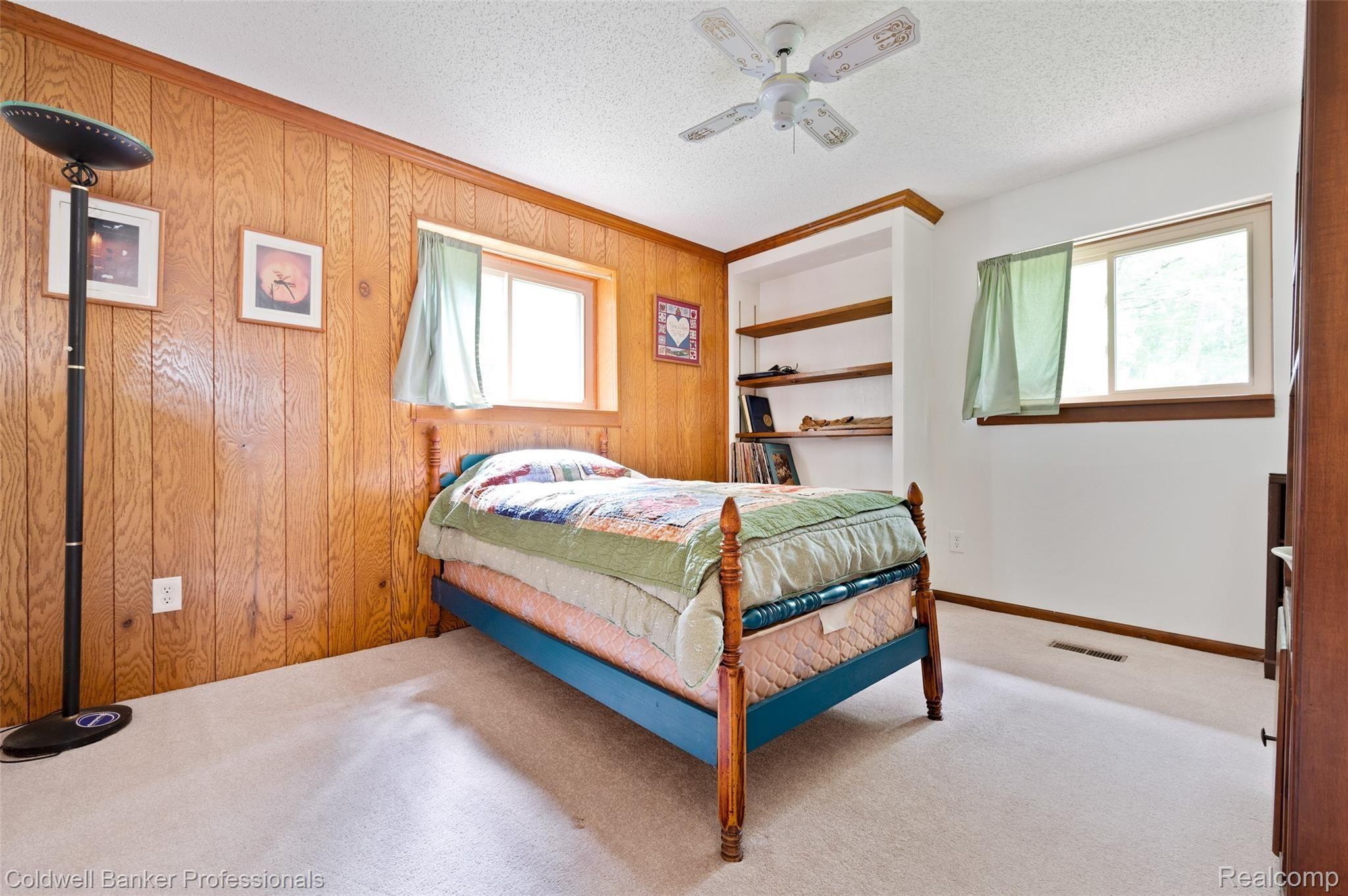 375 Hillview Street Rochester, MI 48306 - Photo 33 of 43 375-Hillview-Street-36.jpg