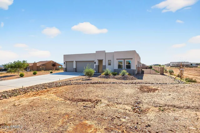 $2,400 | 6736 Vaquero Circle, Hereford, AZ 85615