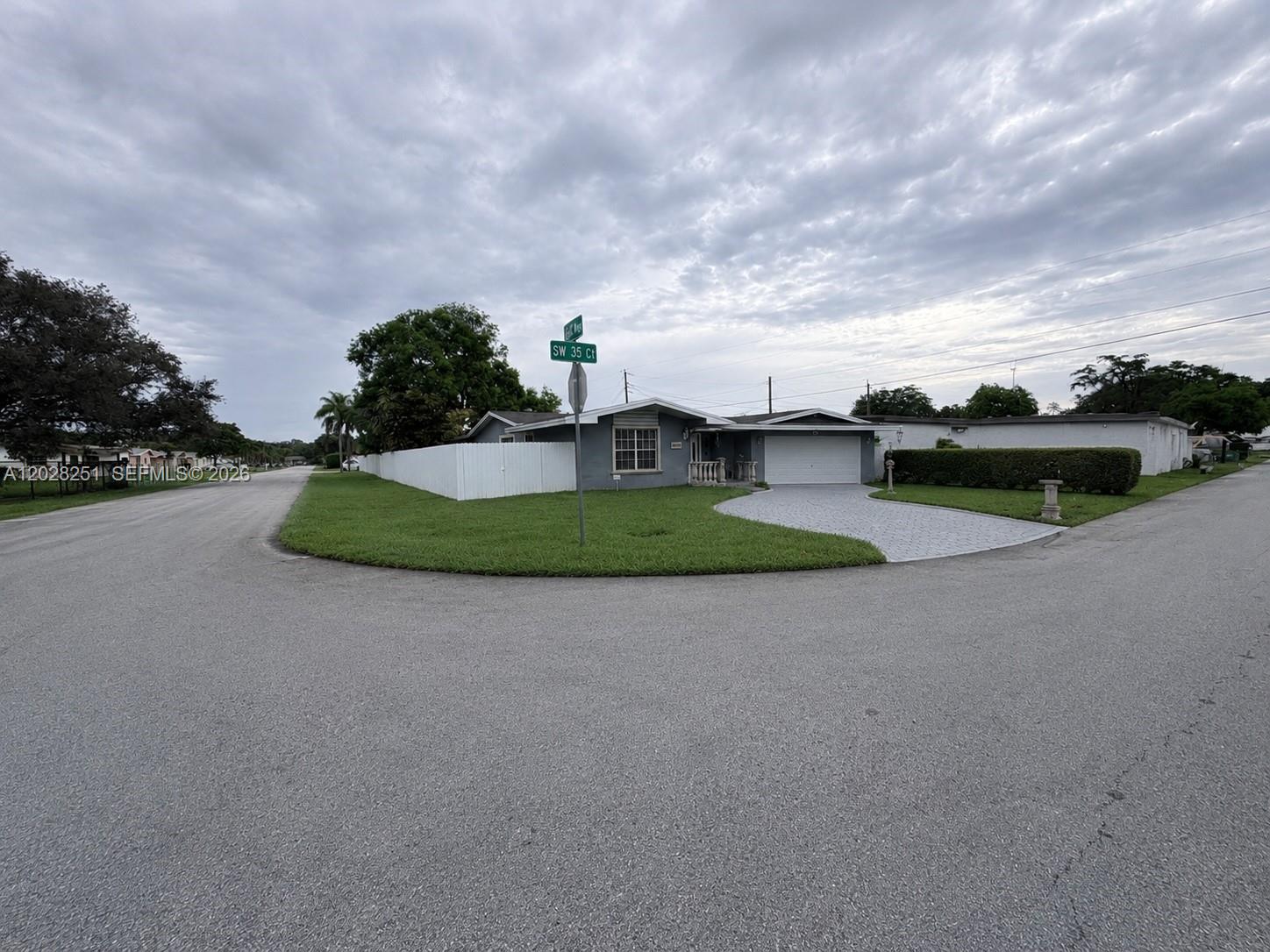 6361 Southwest 35th Court Miramar, FL 33023 - Photo 2 of 22