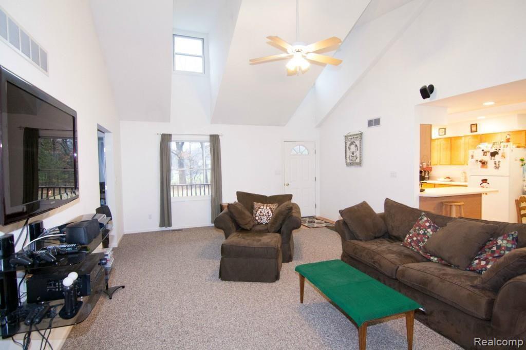 800 Jennings Road Whitmore Lake, MI 48189 - Photo 5 of 40 Plenty of natural light