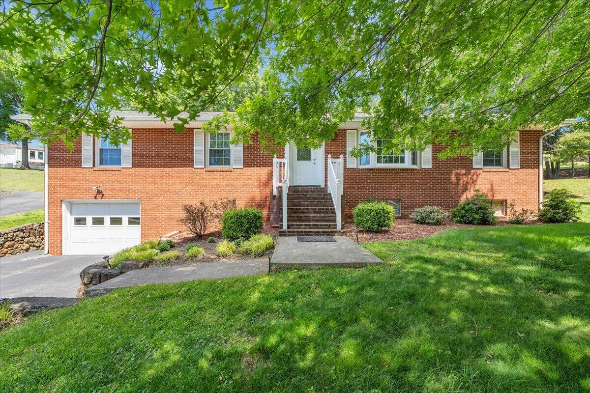 6737 Stonington Road Roanoke, VA 24019 - Photo 3 of 45 03-MIB03336