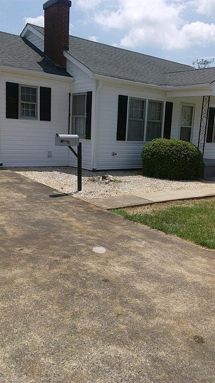 1853 Twin Oaks Road Elkin, NC 28621 - Photo 2 of 21 Gallery Image 2
