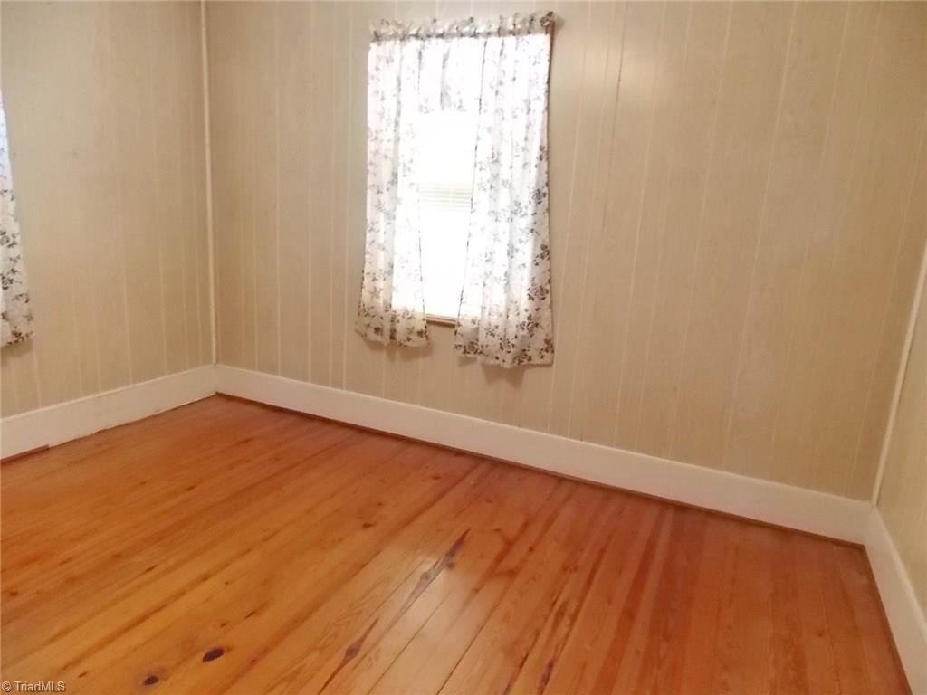1853 Twin Oaks Road Elkin, NC 28621 - Photo 12 of 21 Gallery Image 12