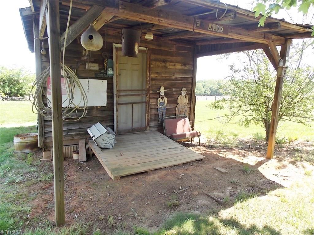 1853 Twin Oaks Road Elkin, NC 28621 - Photo 17 of 21 Gallery Image 17