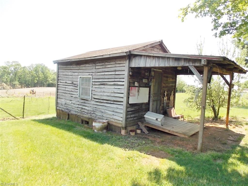 1853 Twin Oaks Road Elkin, NC 28621 - Photo 18 of 21 Gallery Image 18