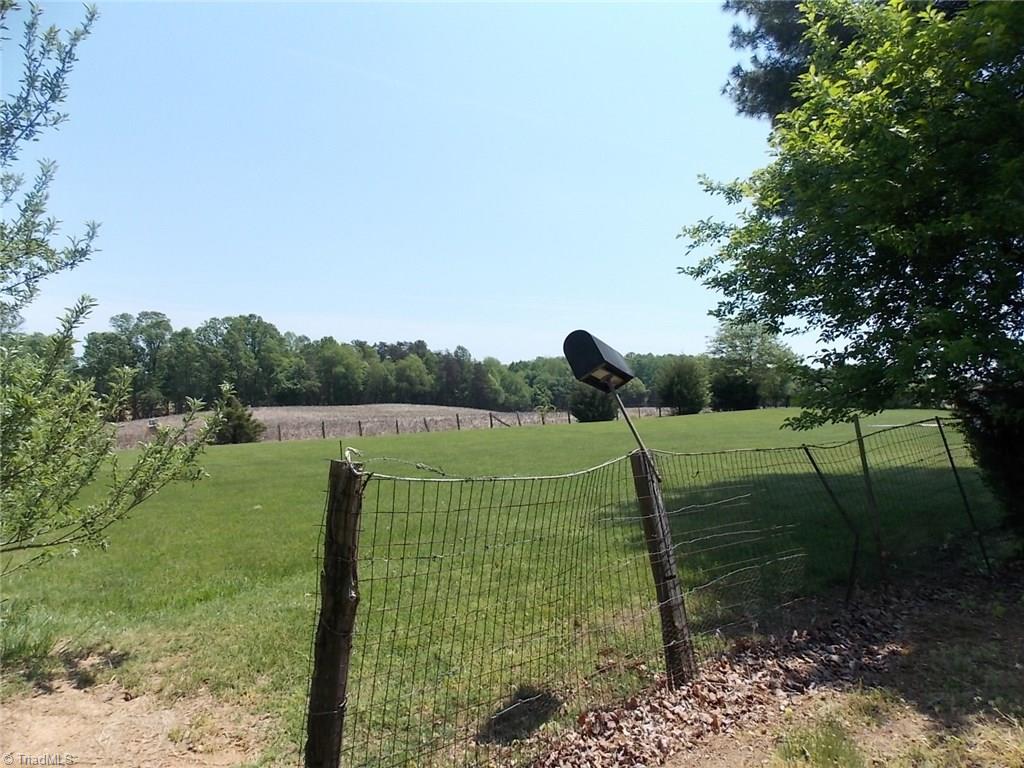 1853 Twin Oaks Road Elkin, NC 28621 - Photo 19 of 21 Gallery Image 19