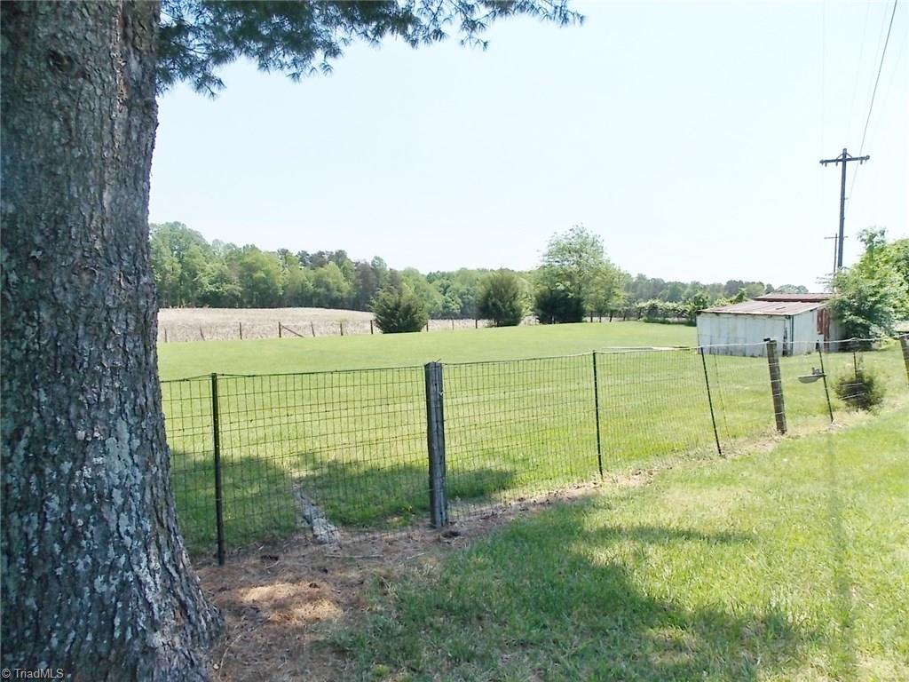 1853 Twin Oaks Road Elkin, NC 28621 - Photo 20 of 21 Gallery Image 20