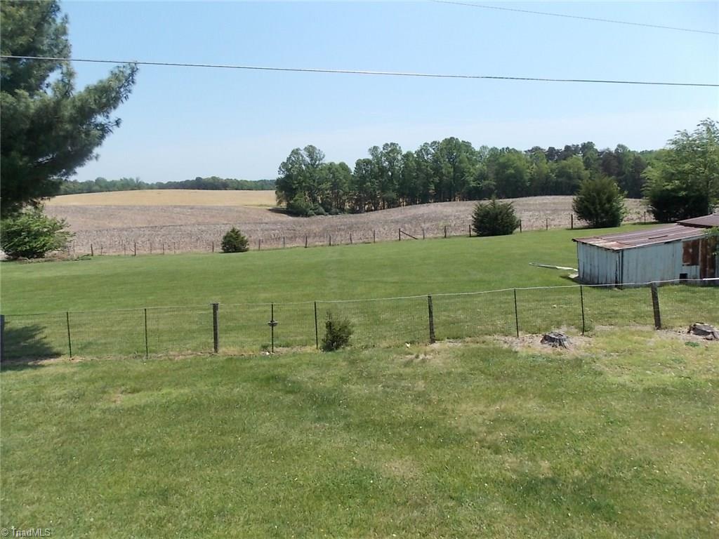 1853 Twin Oaks Road Elkin, NC 28621 - Photo 3 of 21 Gallery Image 3