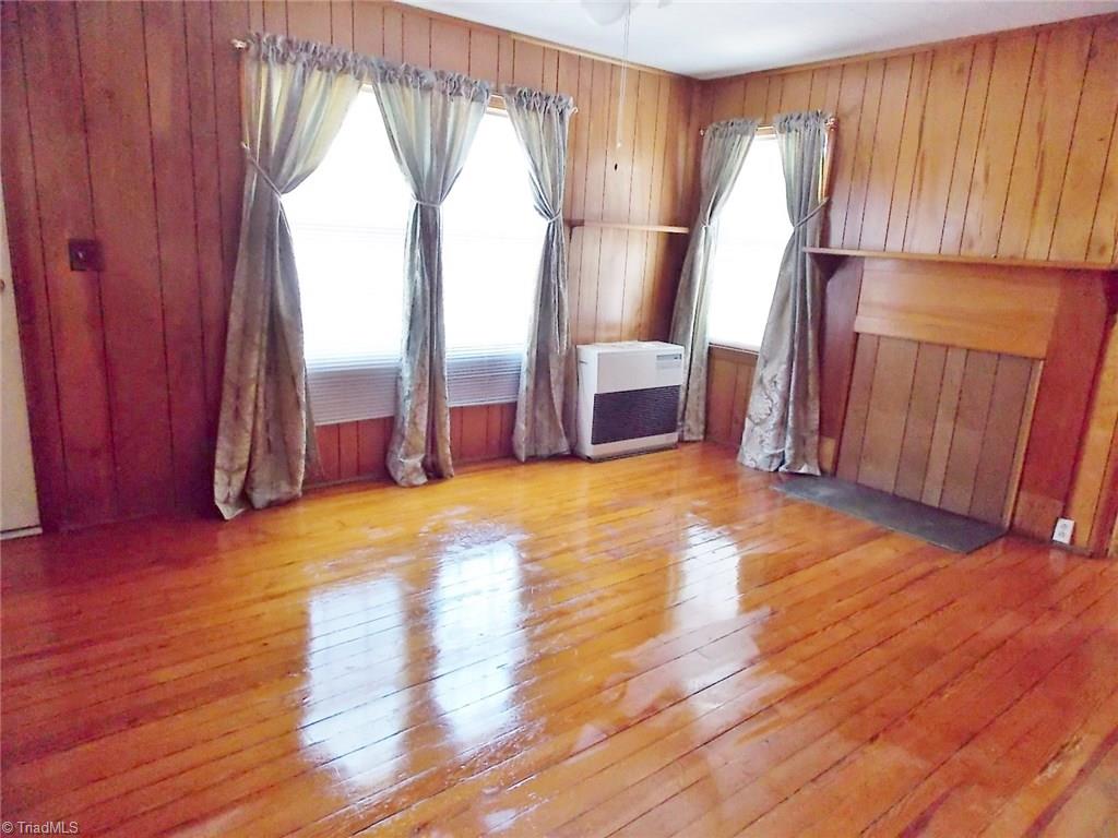 1853 Twin Oaks Road Elkin, NC 28621 - Photo 4 of 21 Living Room