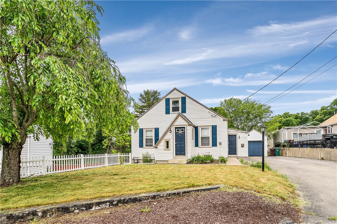 216 Bertenshaw Road Woonsocket, RI 02895 - Photo 2 of 33